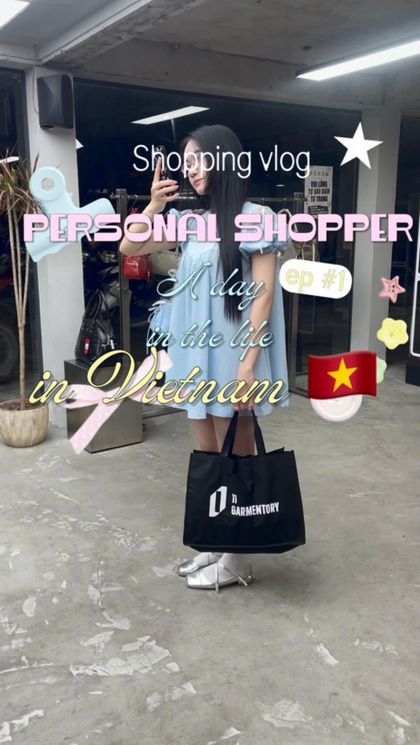 VI PICK Vietnam personal shopper mirror selfie at Ho Chi Minh City fashion store